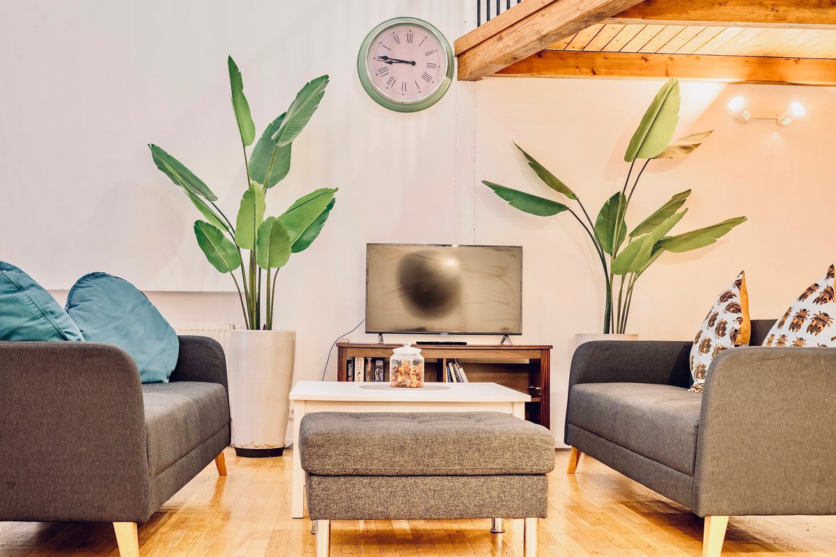 4BR + 2 BATH * 200sqm – 200m to Wenceslas Square