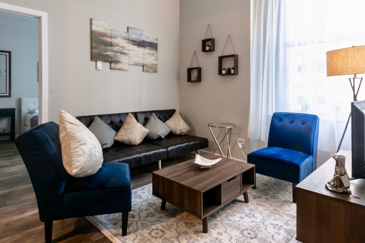 FREE PARKING Large 2BR2BA by Millenium Park gallery image 5