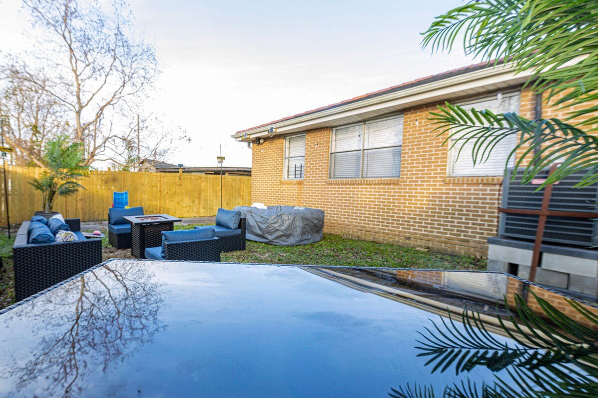 Dearest Deslonde gallery image 5