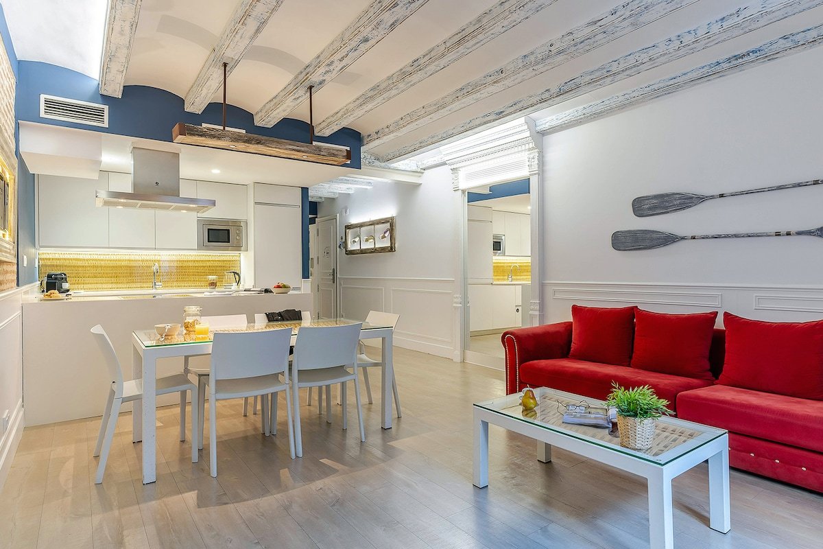 Apartamento Superior by Colon EnjoyBCN Apts gallery image 2