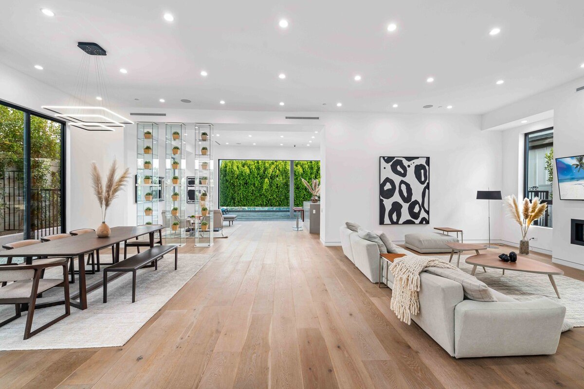 Villa Waldorf by LuxJB | Family Friendly | 16 ppl gallery image 4