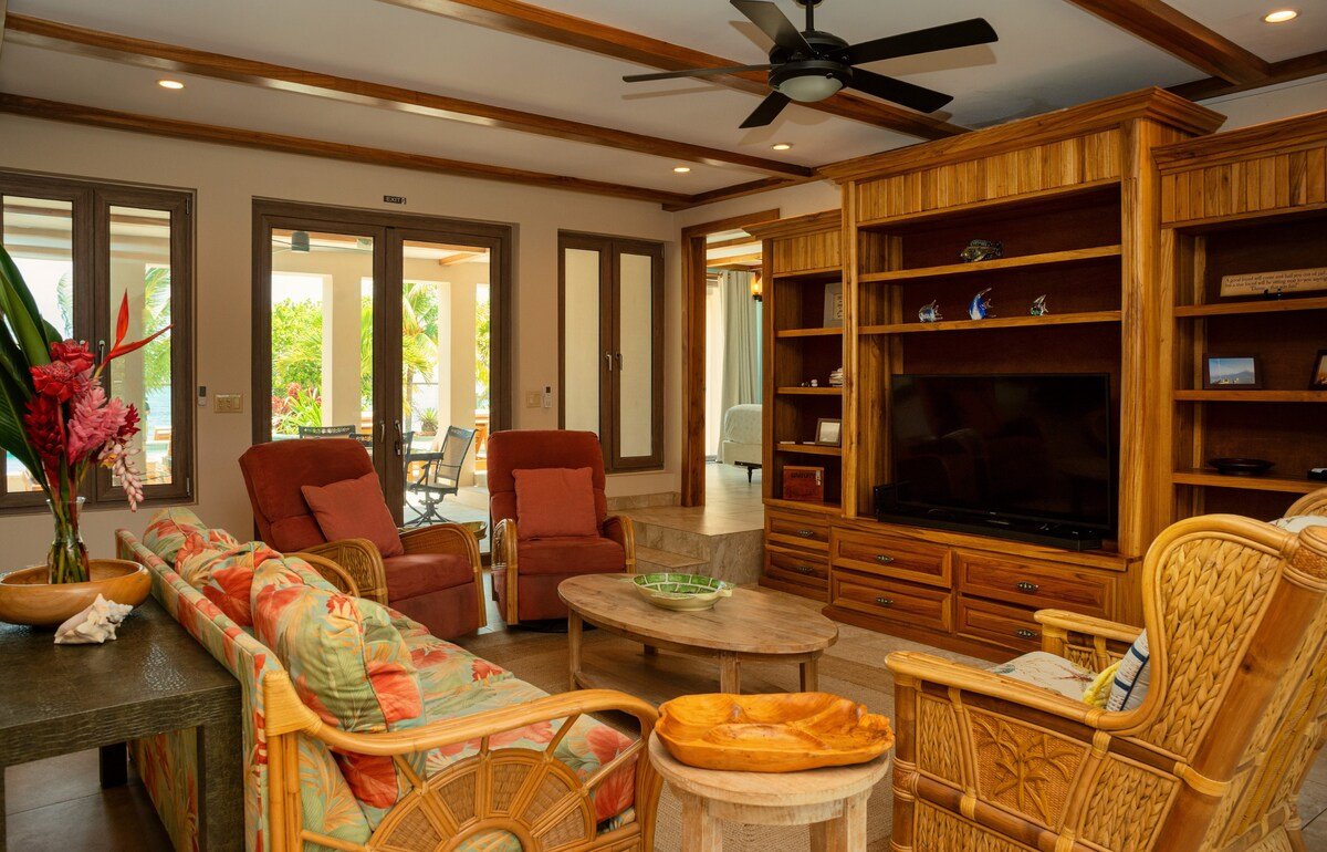 Large Oceanfront Villa with Pool, Close to Village gallery image 4