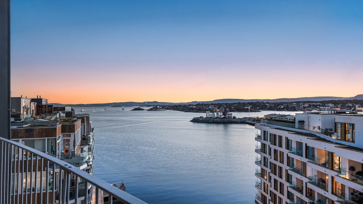 Luxurious 2bedroom penthouse w/spectacular seaview gallery image 2