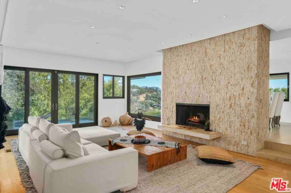 The Oasis in Beverly Hills. gallery image 3