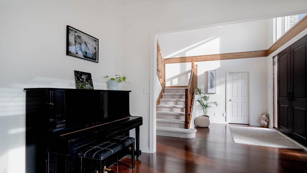 温哥华西区的豪华别墅，附有按摩浴缸钢琴，接近机场downtown gallery image 5