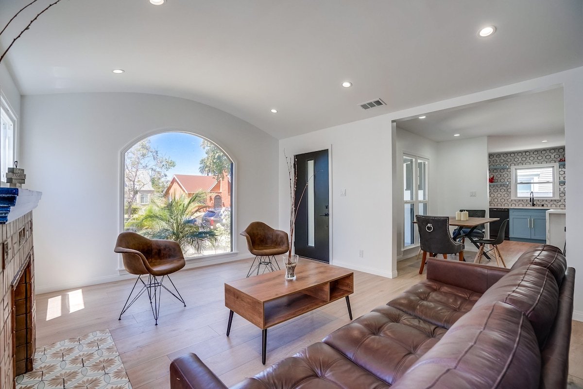 House & Guest House full access gallery image 2