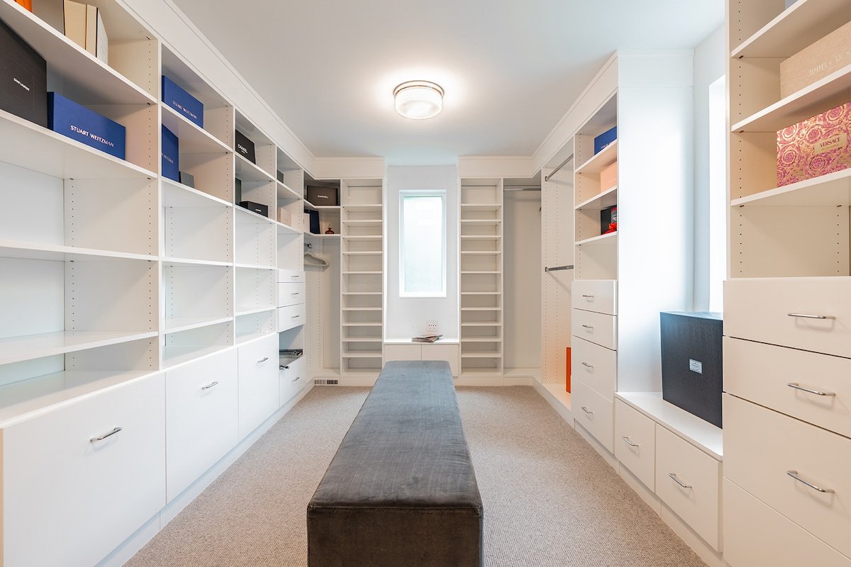 Iconic Skyline Views and Private Gym gallery image 5