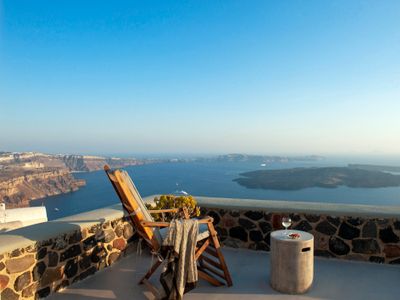 Private Villa for 6 with caldera view