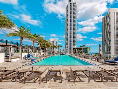 Stunning Luxury Waterview Condo in Hollywood #1708