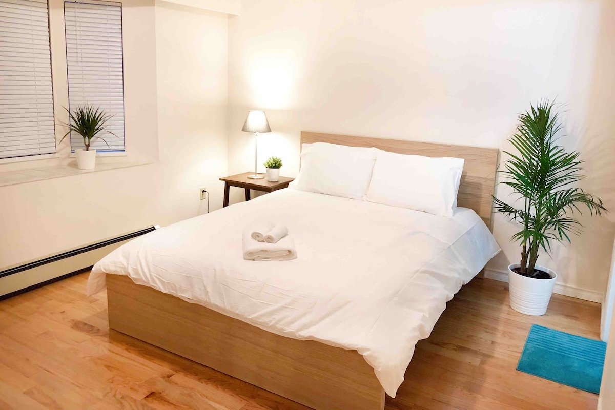 Clean Family Home Central Near Downtown & Airport gallery image 5