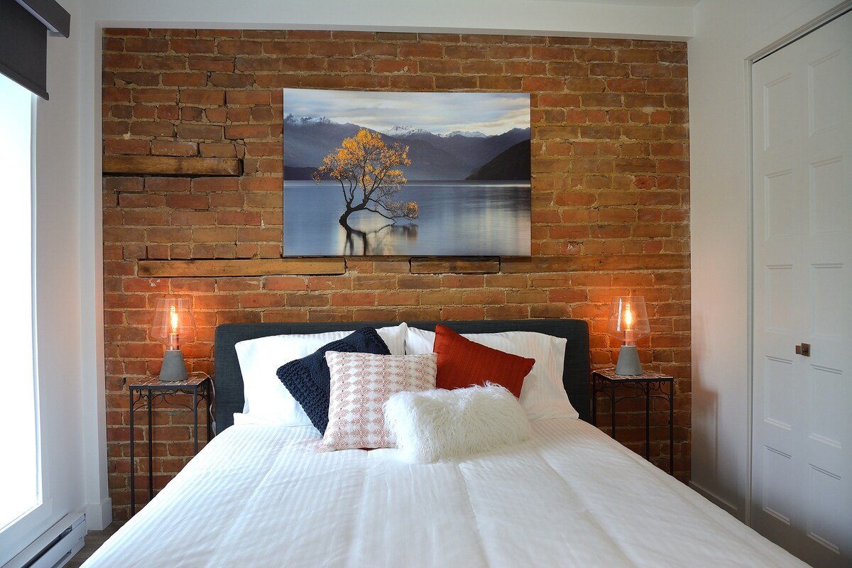 Rooftop Deck w/Mont-Royal views- 4 Full Bathrooms! gallery image 5