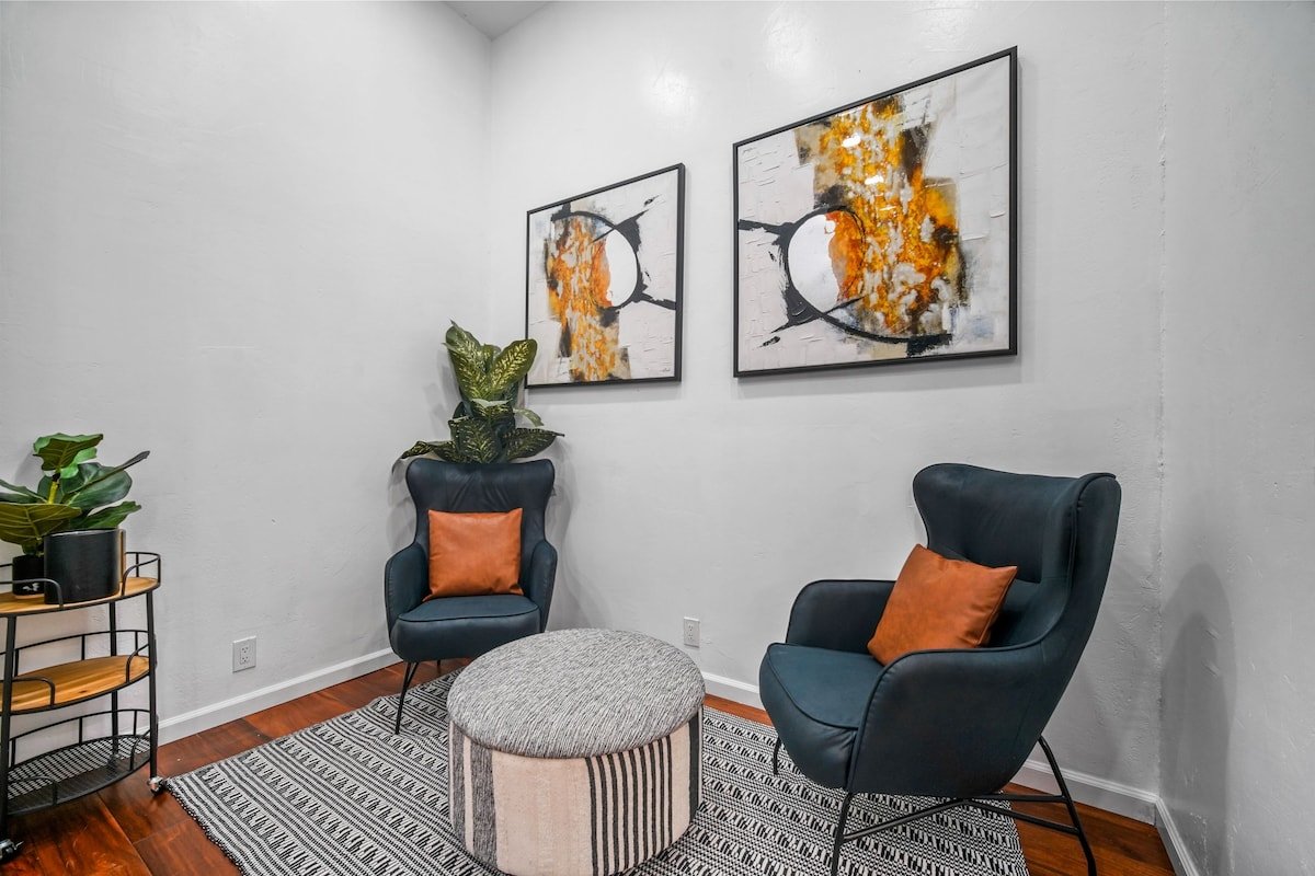 4 separate units in same building all connected gallery image 3