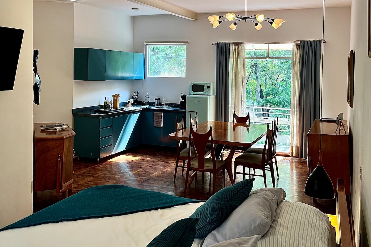 Deco House w/ Park View Rooftop gallery image 4