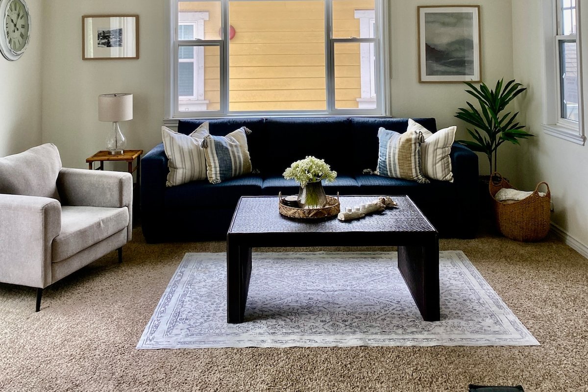 “uh-maze-ING!” Walk to Beach, Restaurants, View gallery image 2