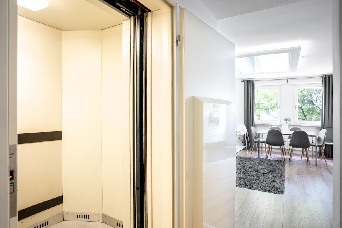 Stylish 4 bedroom apartment close to Marienplatz gallery image 5
