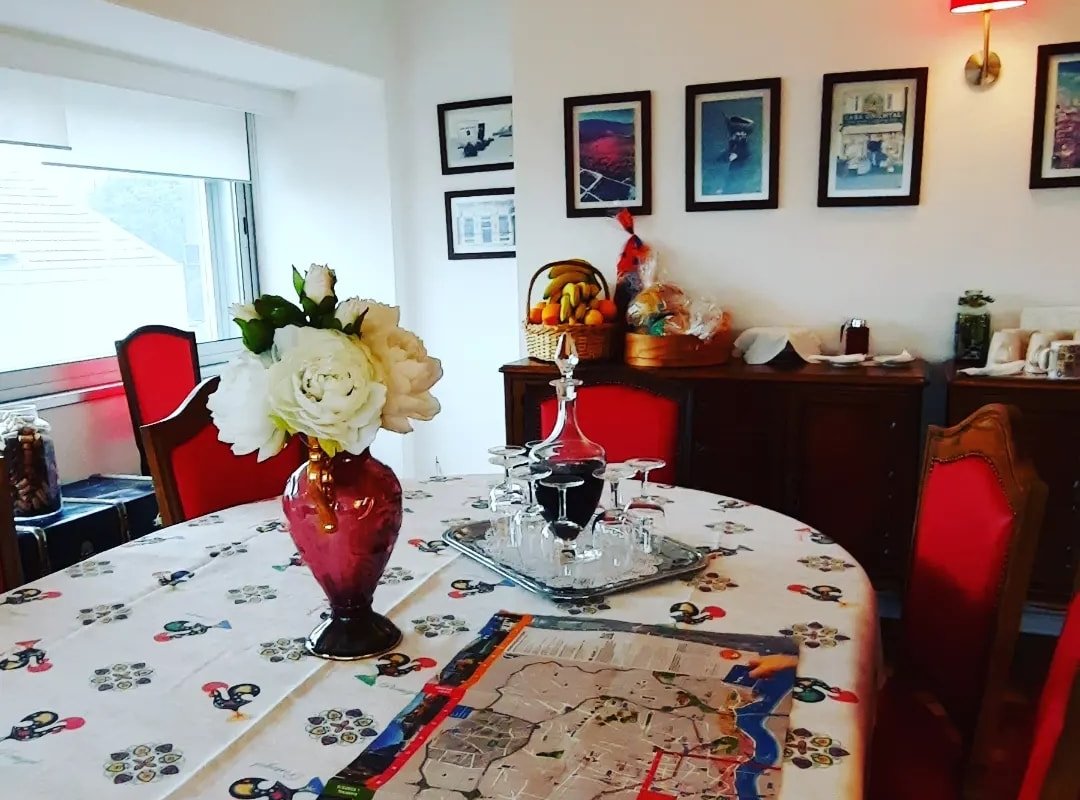 Vintage Apt I 10-12 People – 2 Free Parking gallery image 4