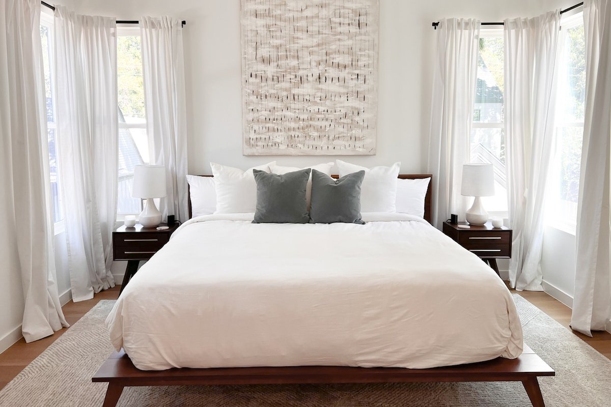 Downtown Luxury Home w/ Pool & Hot Tub Near Lake gallery image 5