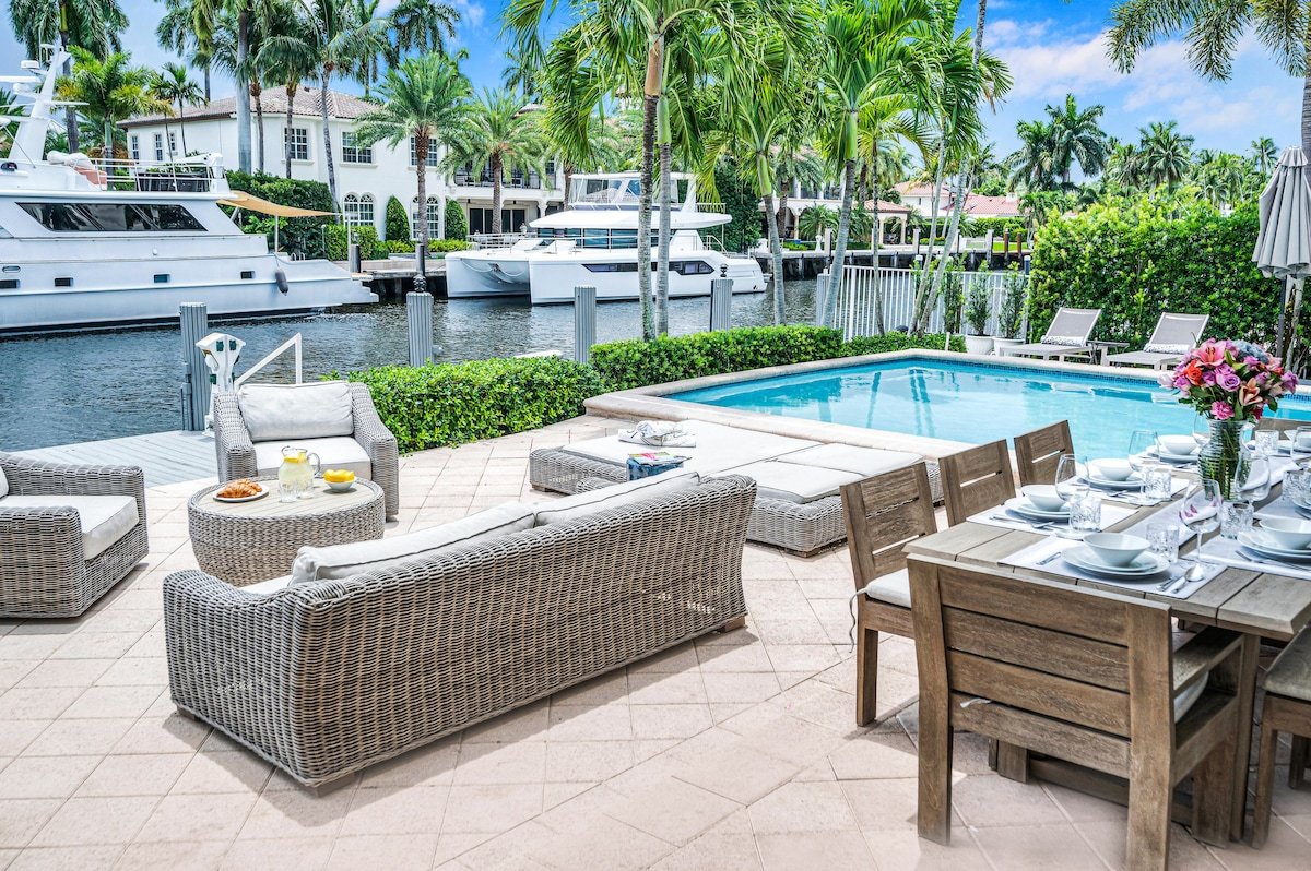 Las Olas Waterfront Villa| Heated Pool | FiestaKey gallery image 5