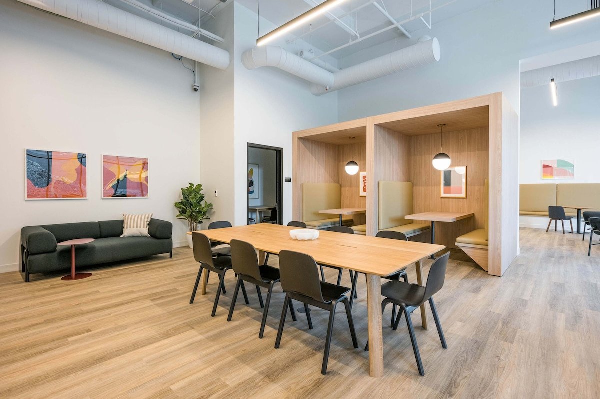 Family-Friendly 4BR in Lincoln Park, Safe Area gallery image 4