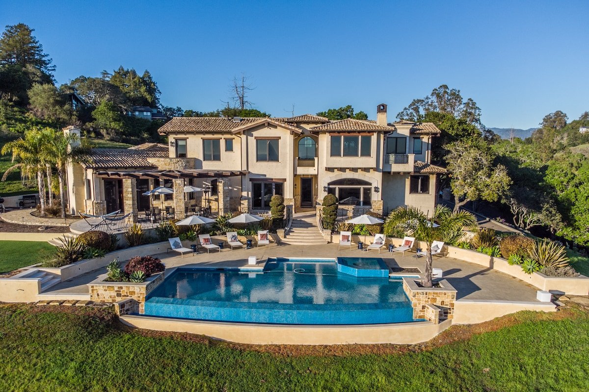 Soquel Villa | infinity pool, spa & movie theater gallery image 2