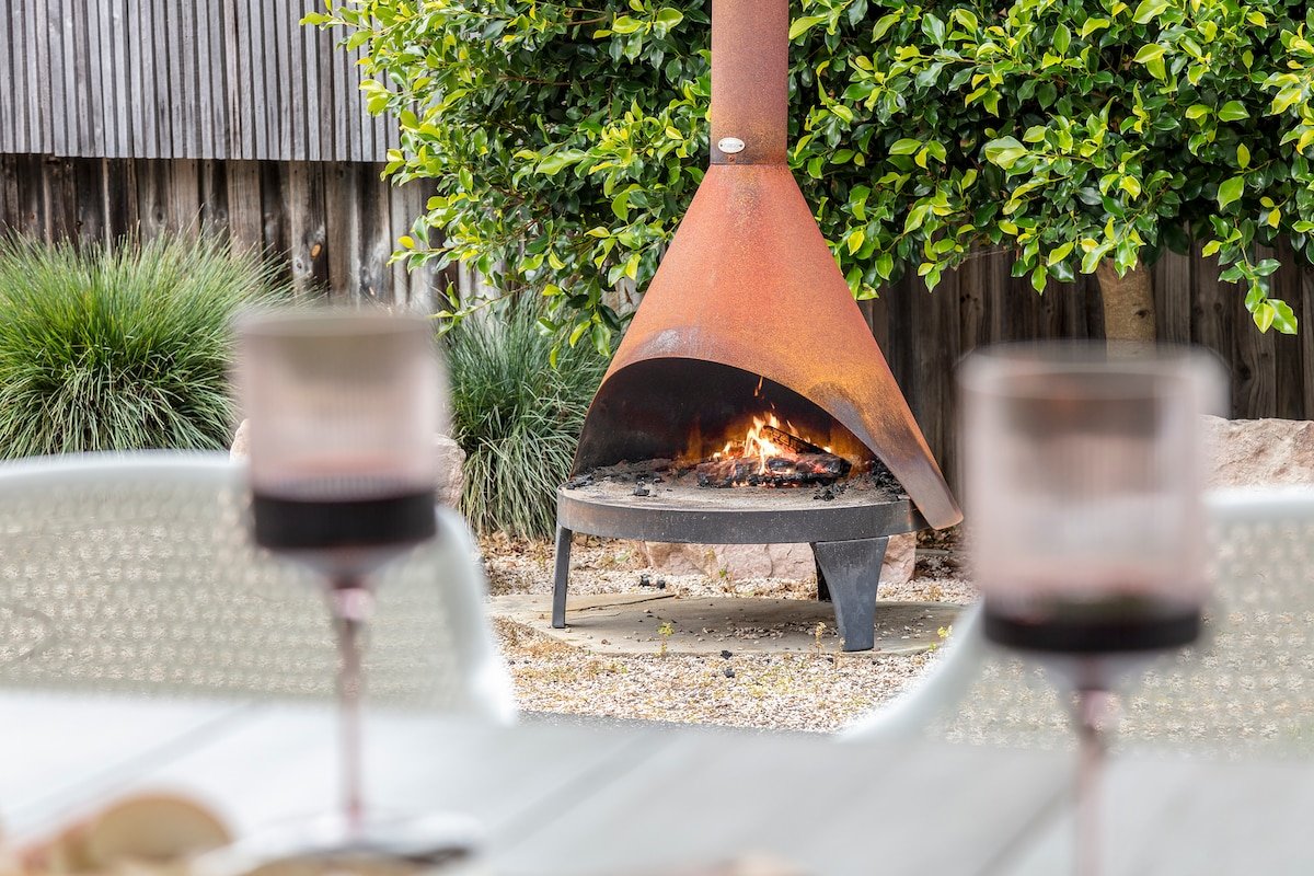 The Point Luxury Beachside Entertainer Heated Pool gallery image 3