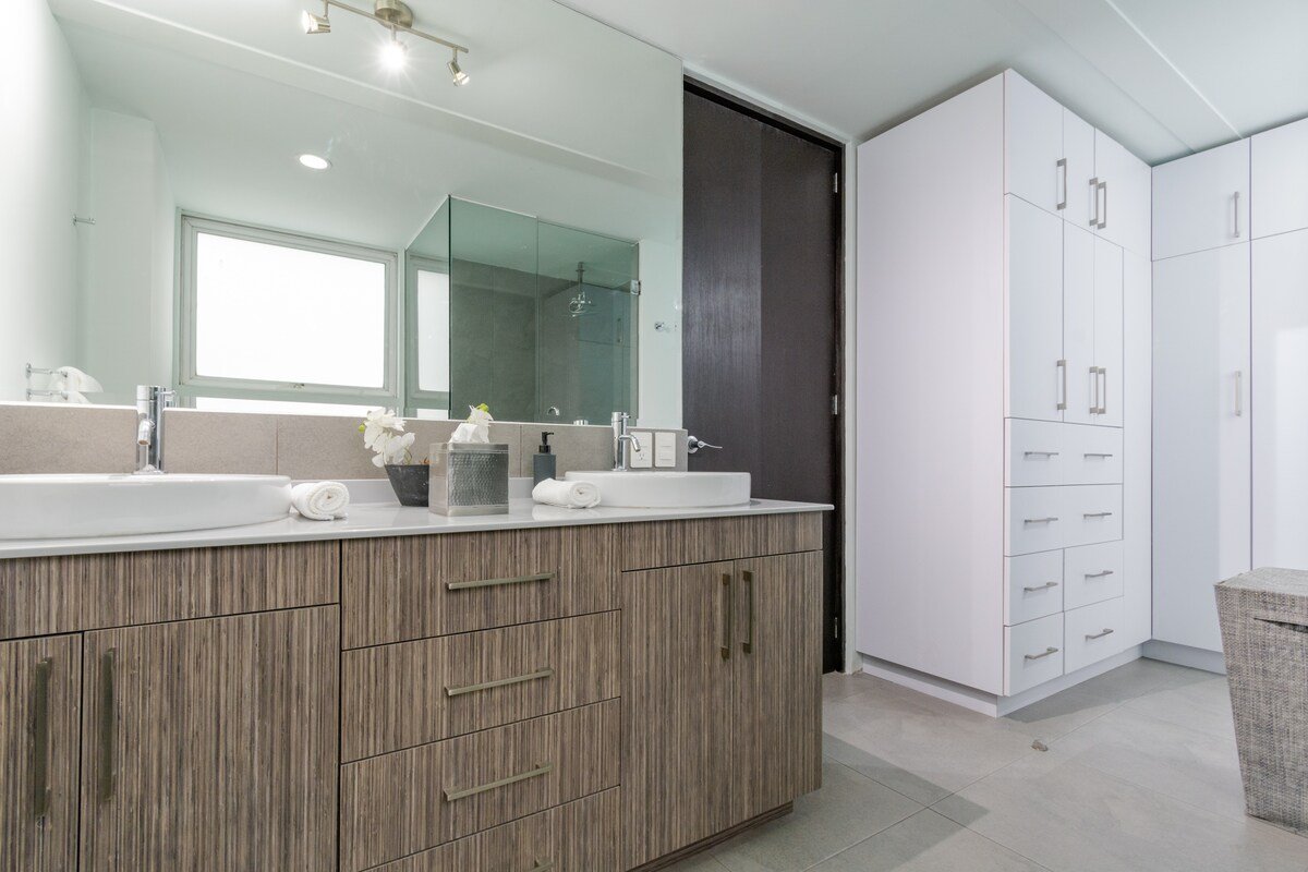 Luxury and Spacious 2 Floor / 2 Bedroom Apartment gallery image 5