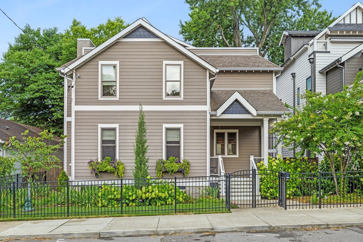 Luxurious group retreat in the heart of Nashville gallery image 2