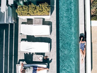 Lux villa @ the beach, solar power, pool