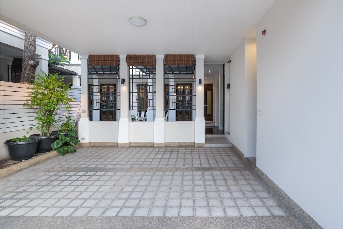 Serene Family Home BTS Ari gallery image 3