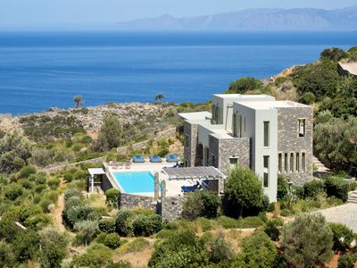 Villa Queen with a heated pool