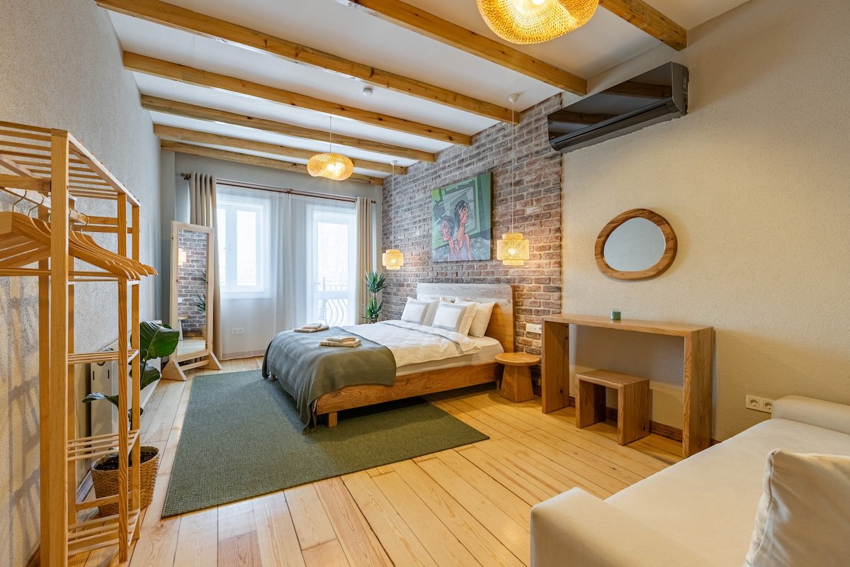 The Turquoise Mansion: 6BR, 4BA, Spectacular Views gallery image 4