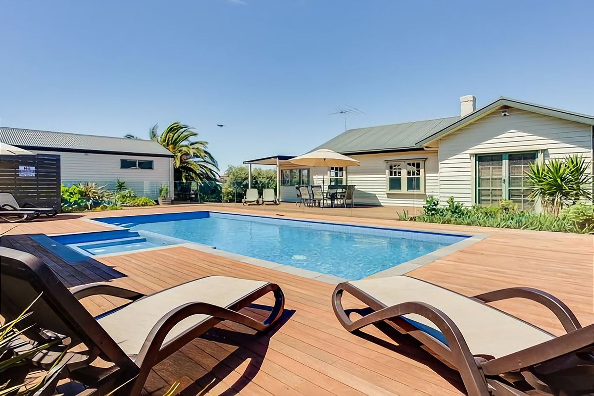 Ossett Oasis Sorrento