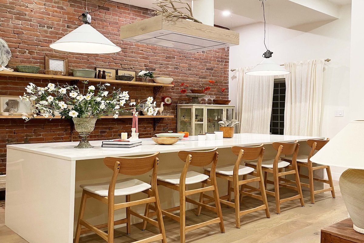 Curated Comfort in the Heart of the Plateau gallery image 3