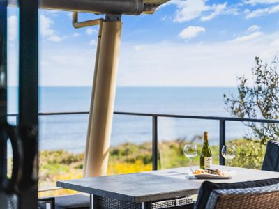Beachfront house with panoramic ocean views