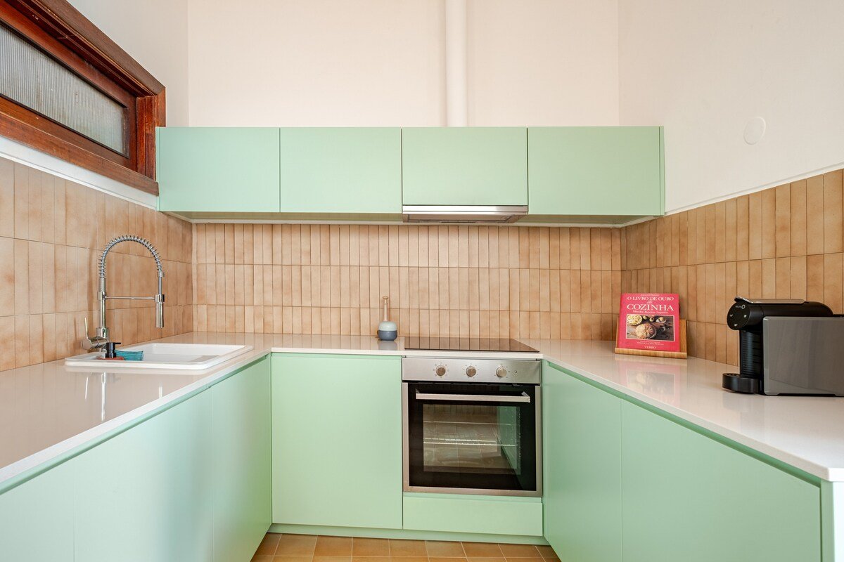 BIG Family apt @ Bolhão Market + Free Parking gallery image 5