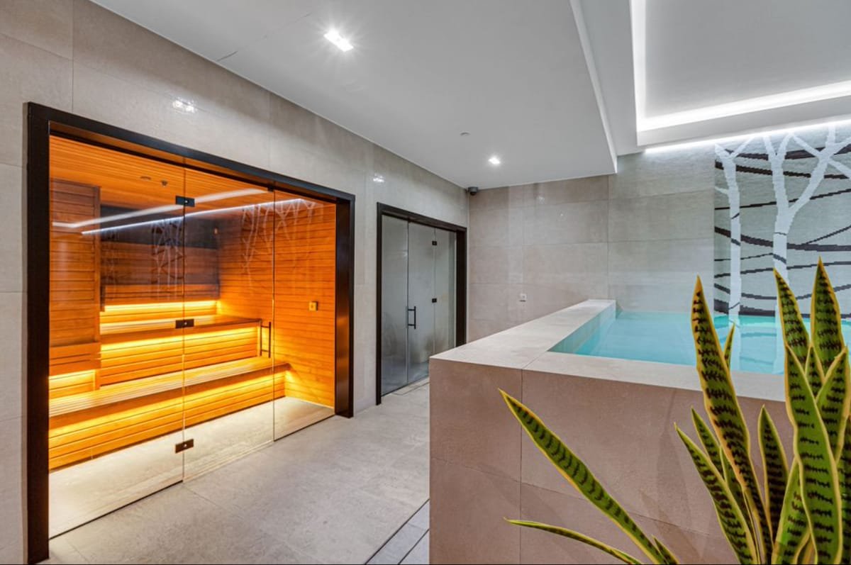 Wellness Stay | Pool, Sauna, Gym | Central London gallery image 4