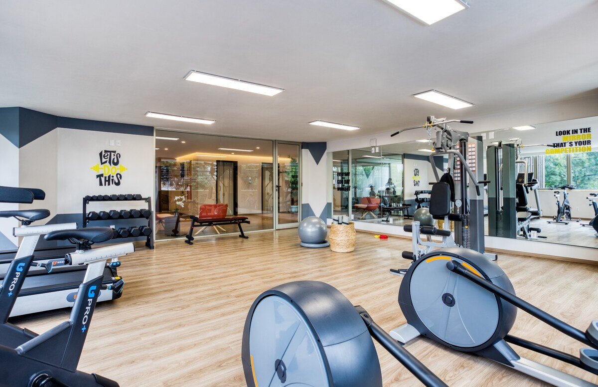 Roomy & Trendy Apt | 2 Rooftops: Zen & Fire Pit gallery image 5