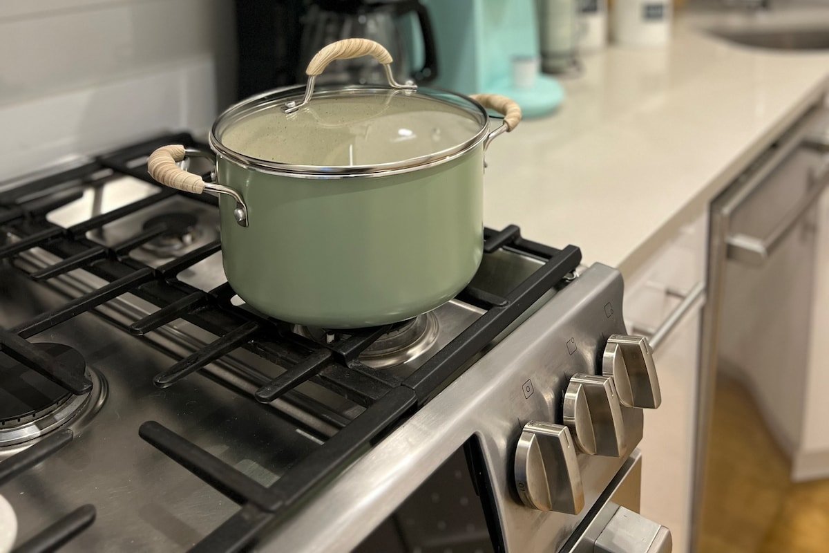 Grand Central Apartment New building elevator gallery image 4