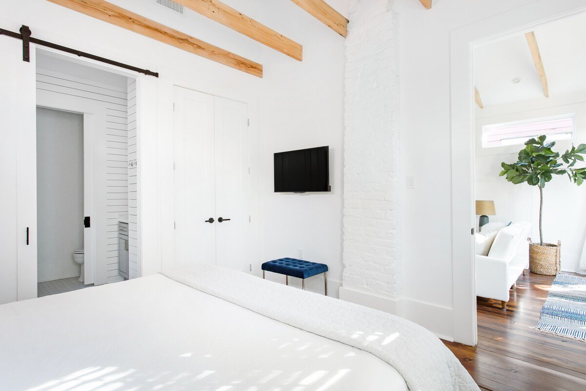 Creole Cottage Jewel, close to Magazine gallery image 5