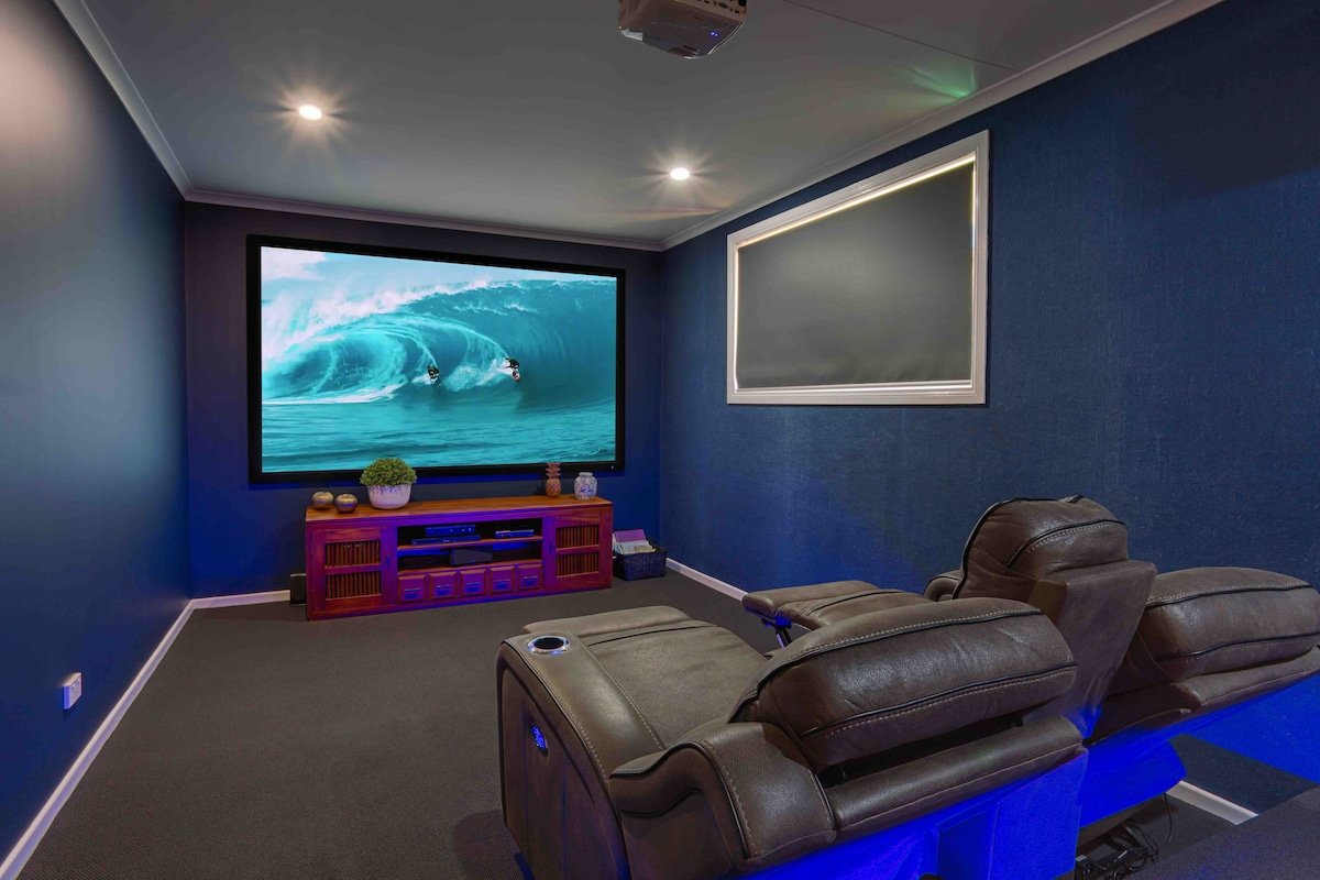Noosa living, luxury 4 brm home – pool & cinema gallery image 5