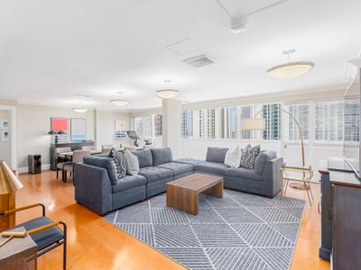 Mauna Penthouse of Waikiki 1,700 sqft – 3BR 2BA