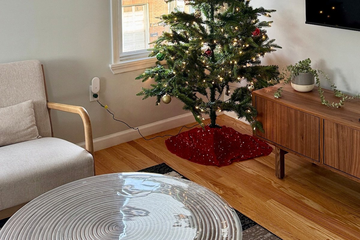 Spacious 3Bed Retreat w. Parking & Easy NYC Access gallery image 5