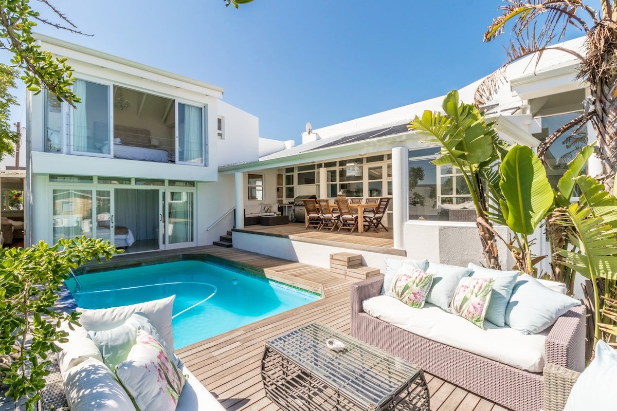 Blouberg Luxury Beach House Steps from the Beach gallery image 2