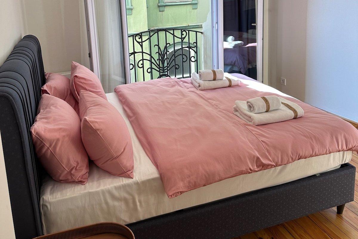 Luxury & Spacious 2BR Flat next to Galata Tower gallery image 5