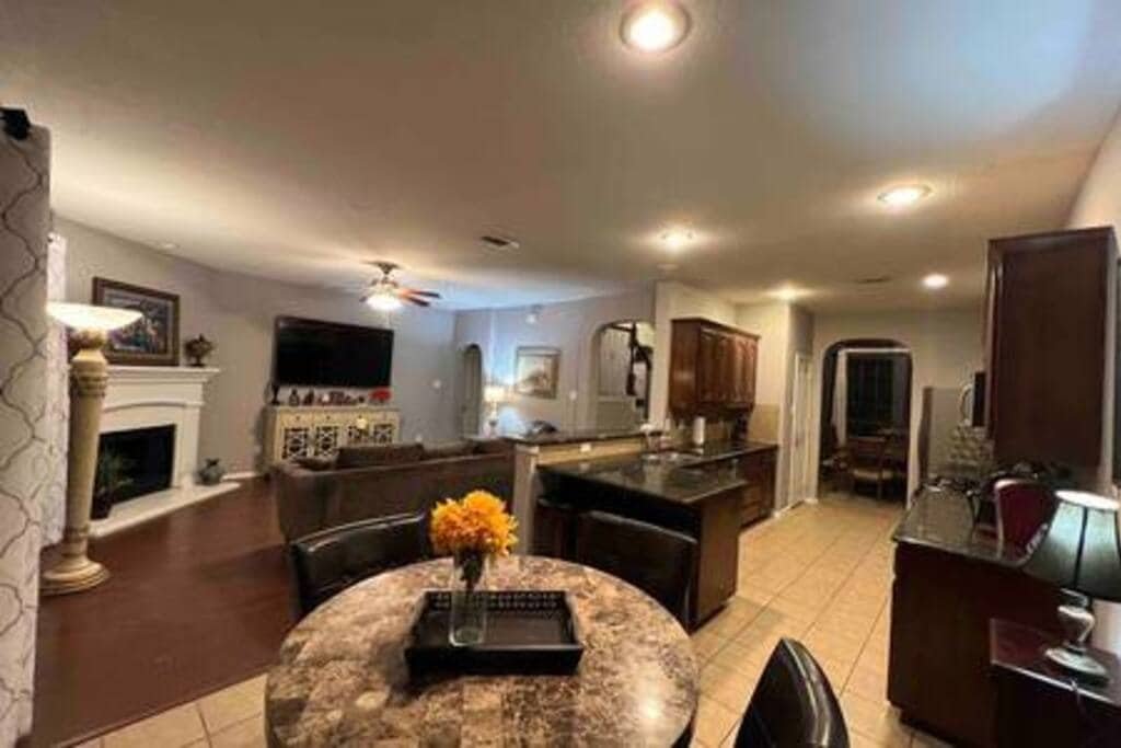 Home Theater, Game Room and Close to Everything! gallery image 5