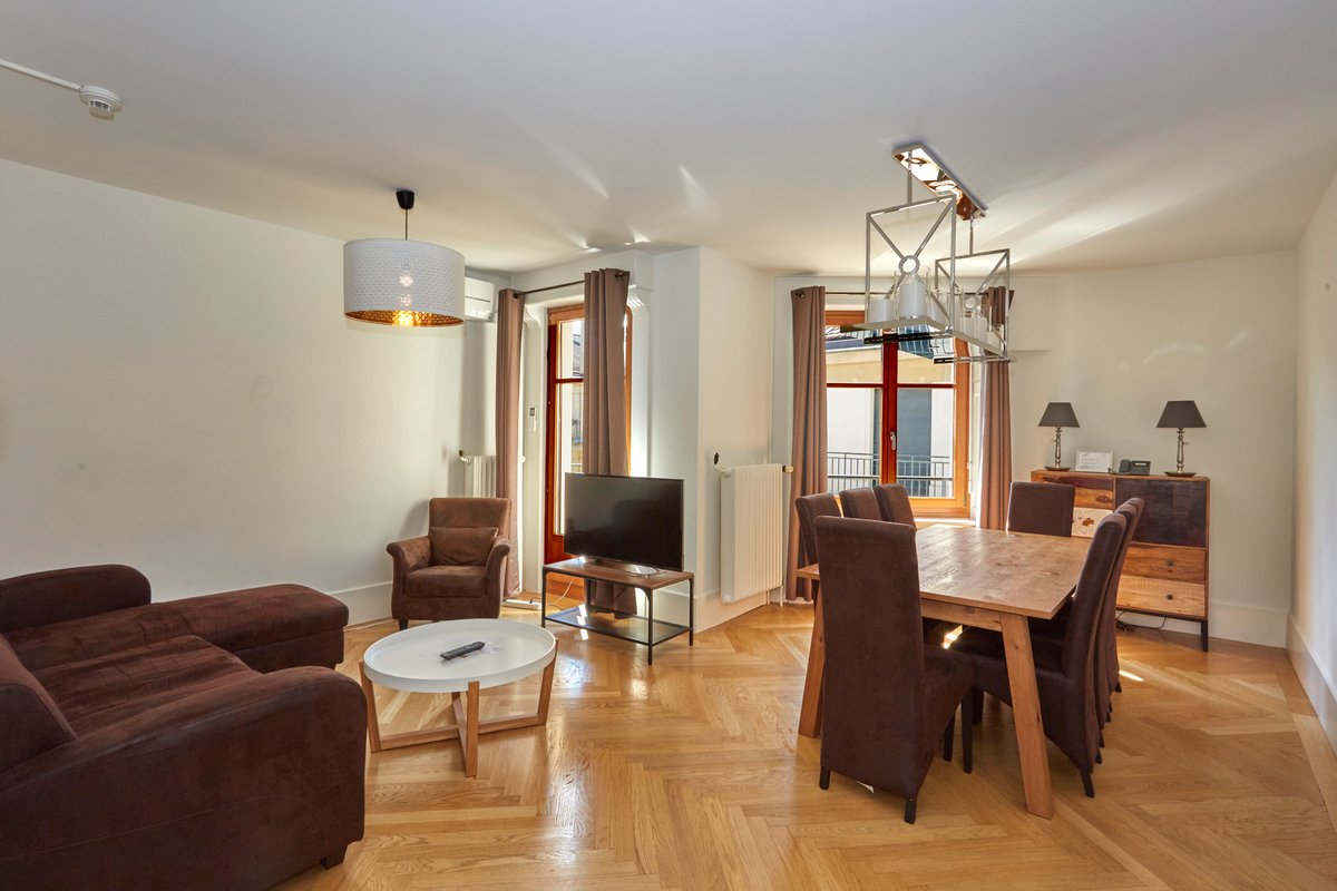 Genève centre, 3ch/2,5 sdb, balcons, climatisation