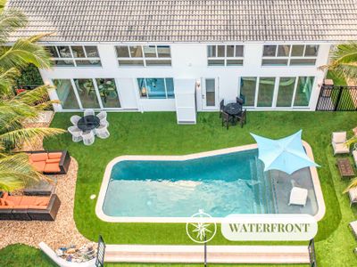 Retreat by Beach | Waterfront | Lago Key