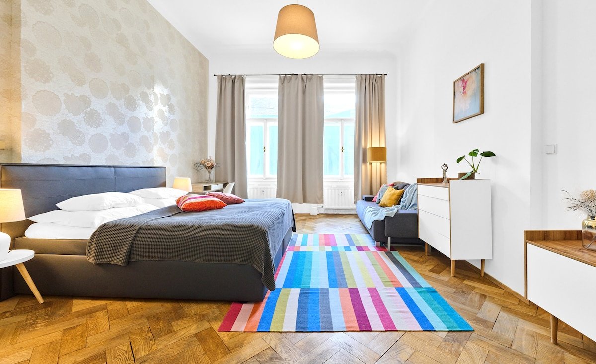 Modern 3-bedroom Lesser Town Apartment Nr.6 gallery image 3