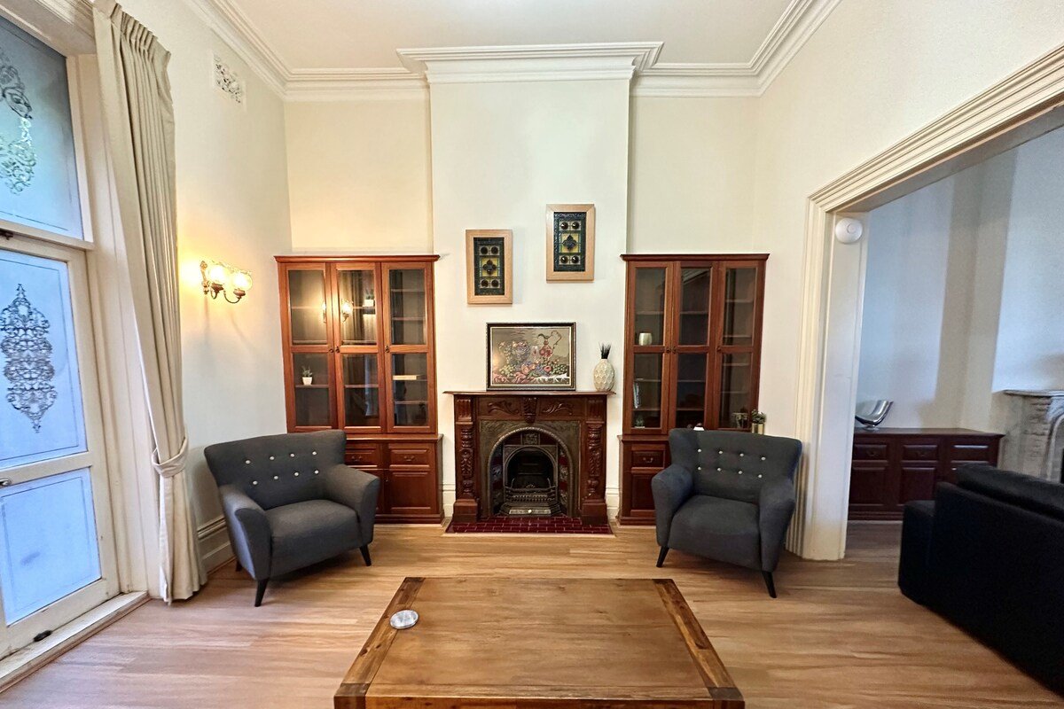 599Luxury – 2min Nth Melb – 10min QVM – Close CBD gallery image 5