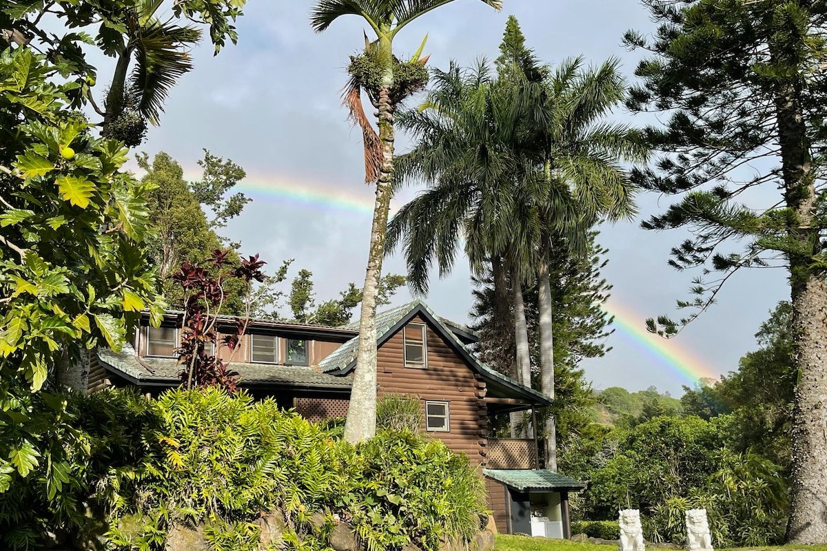 Charming Log House! Sacred Garden Farm Stay gallery image 2